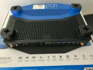 WRT1900AC Version 1 - Revision C01 with 1.2 GHz CPU Box and Bottom Label